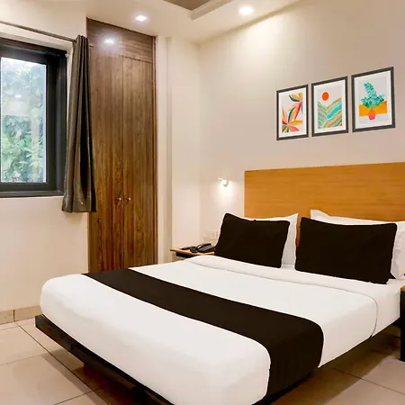 Townhouse Oak Samaypur Badli Metro